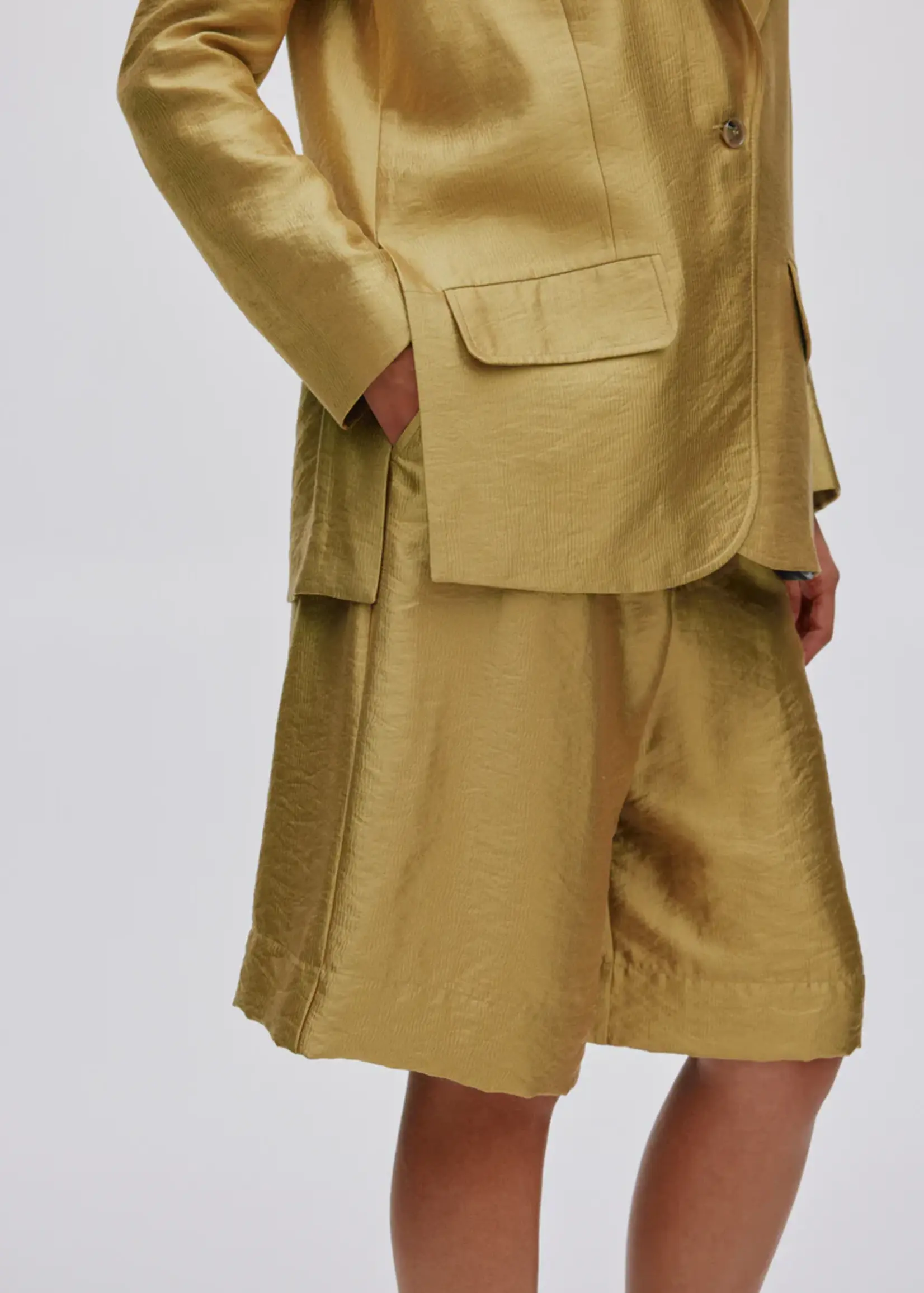 Rabens Saloner FELIZA - Woven Gold Shorts - Gold