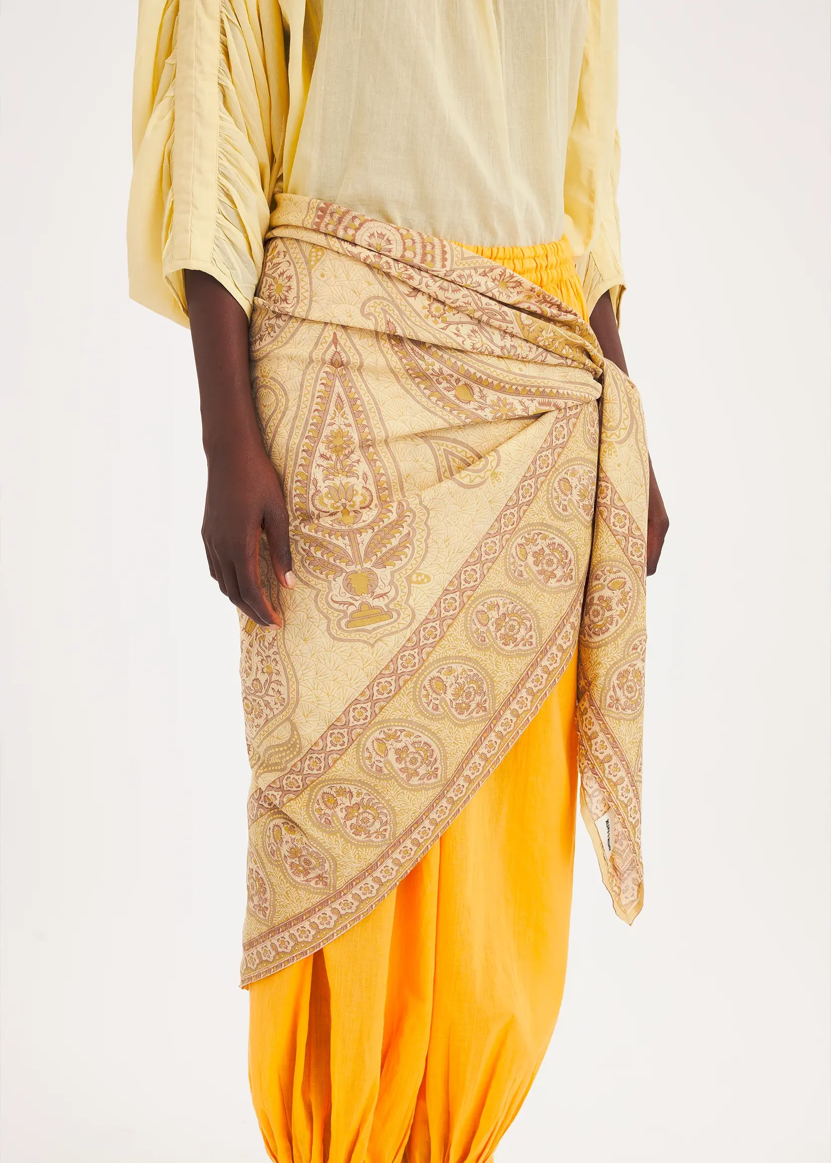 Antik Batik Tajara Square - Kaki