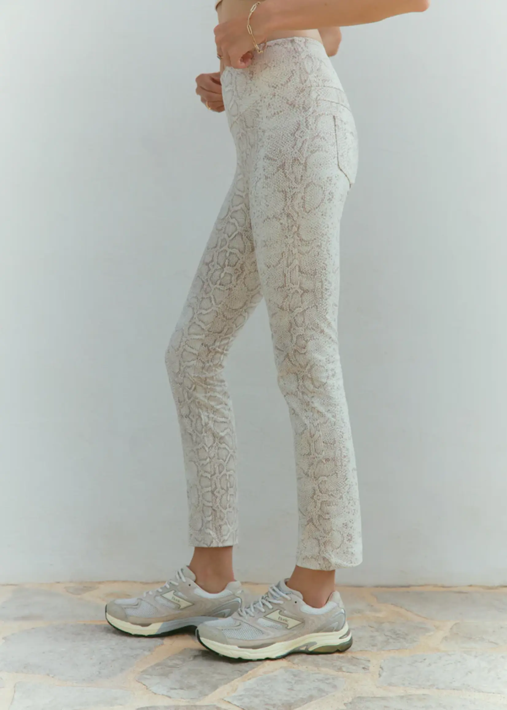 Deblon Sports Yo Cropped Leggings - Sierra Latte