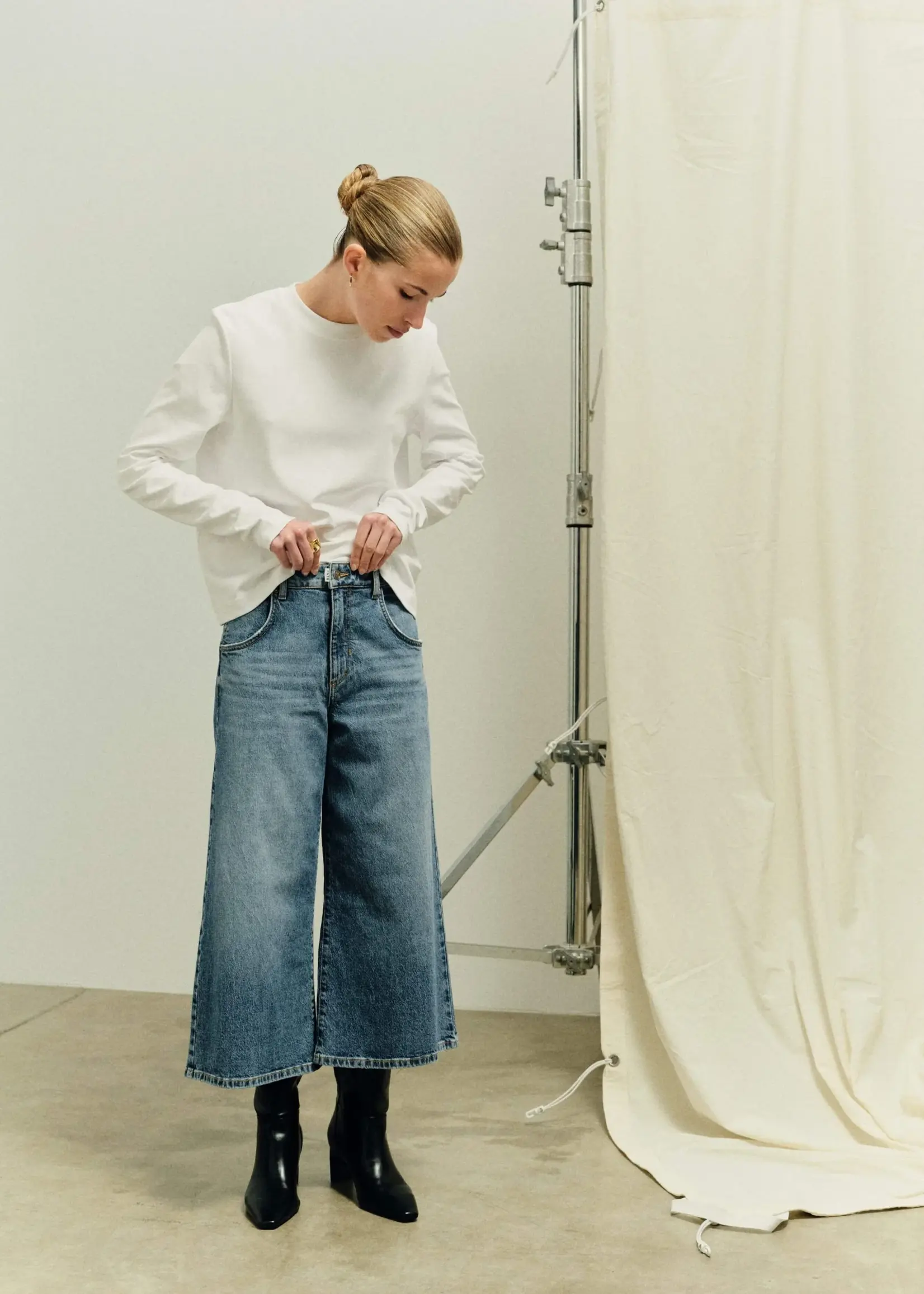 PNTS 37_The Mini H Jeans - 25