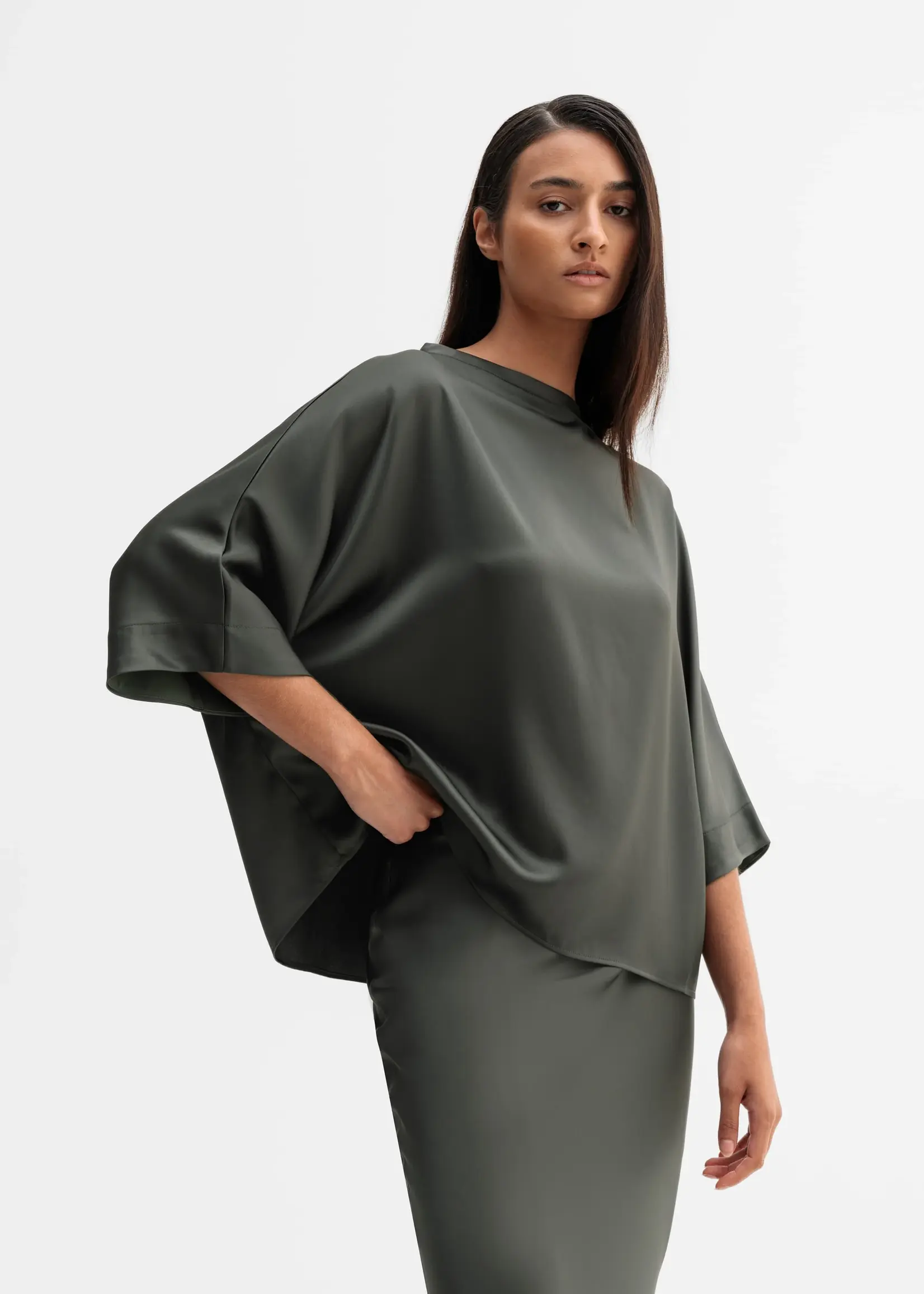 Ahlvar Tori satin tee - Wood