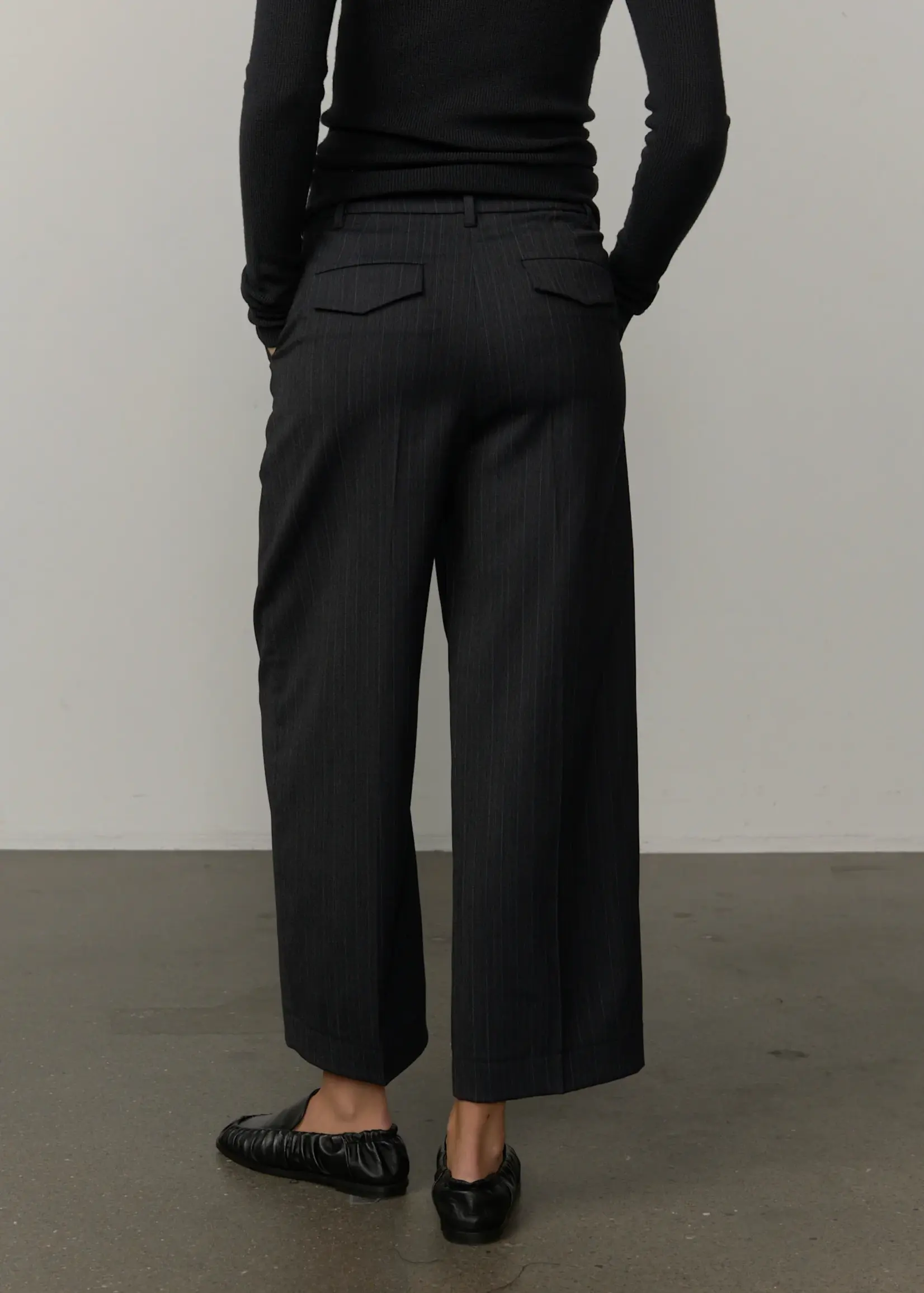 Birgitte Herskind Olly Cropped Mid Waist Pants - Pinstripe