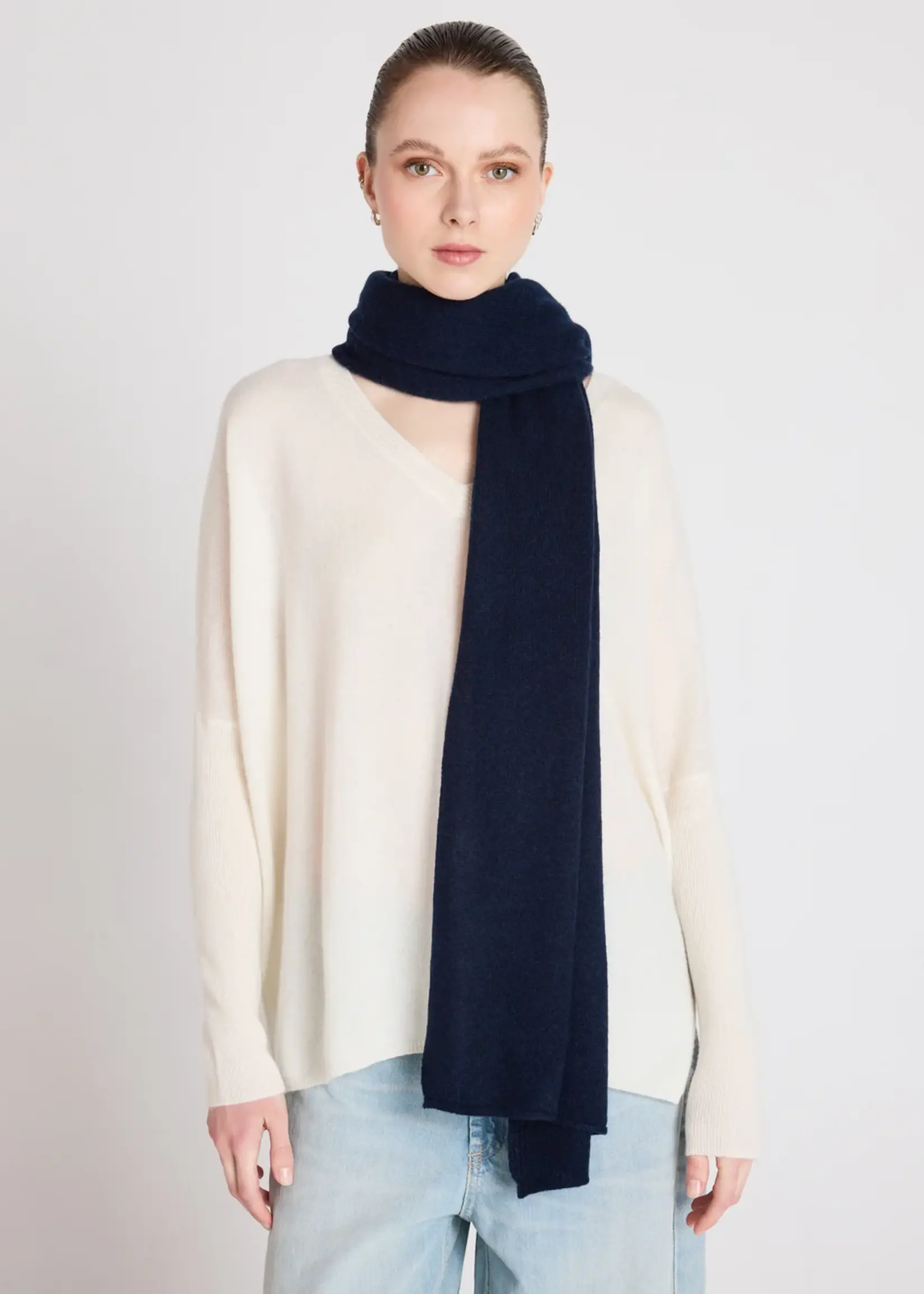 Absolut Cashmere Infinity scarf - Navy