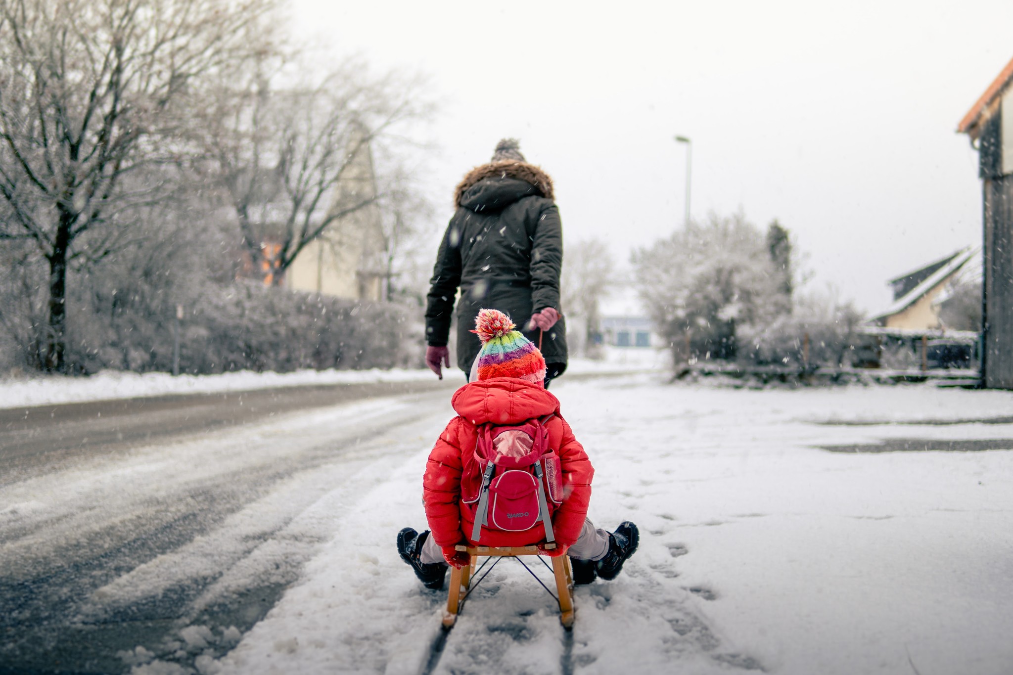10 fun Winter activities for your children to try (away from their devices!)