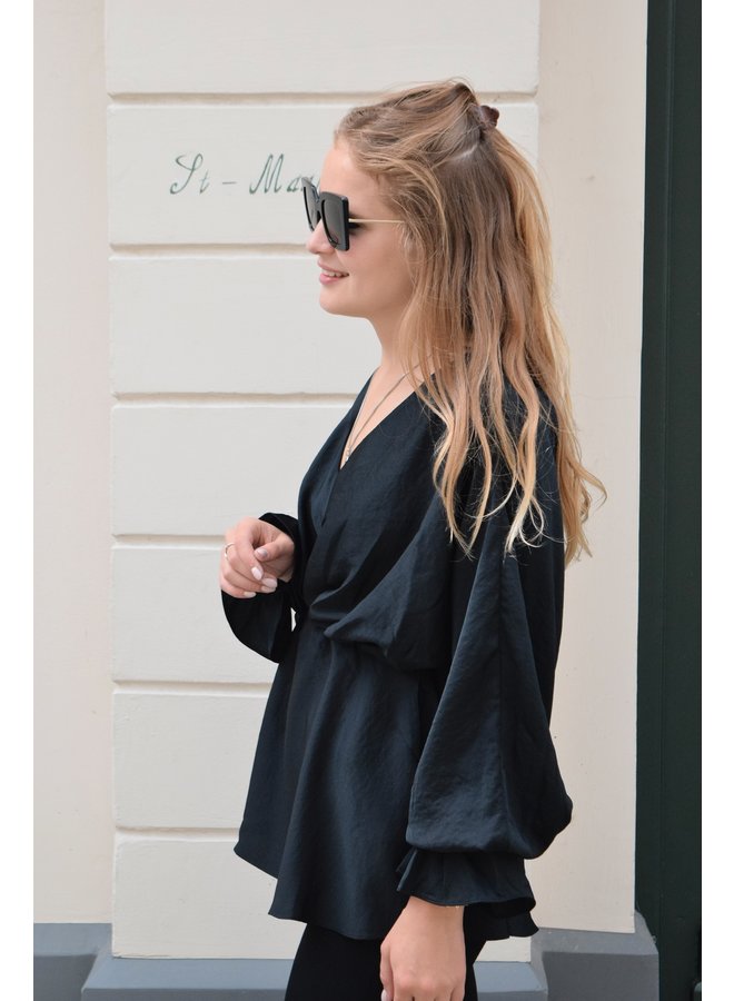 FLOWY BLOUSE BLACK