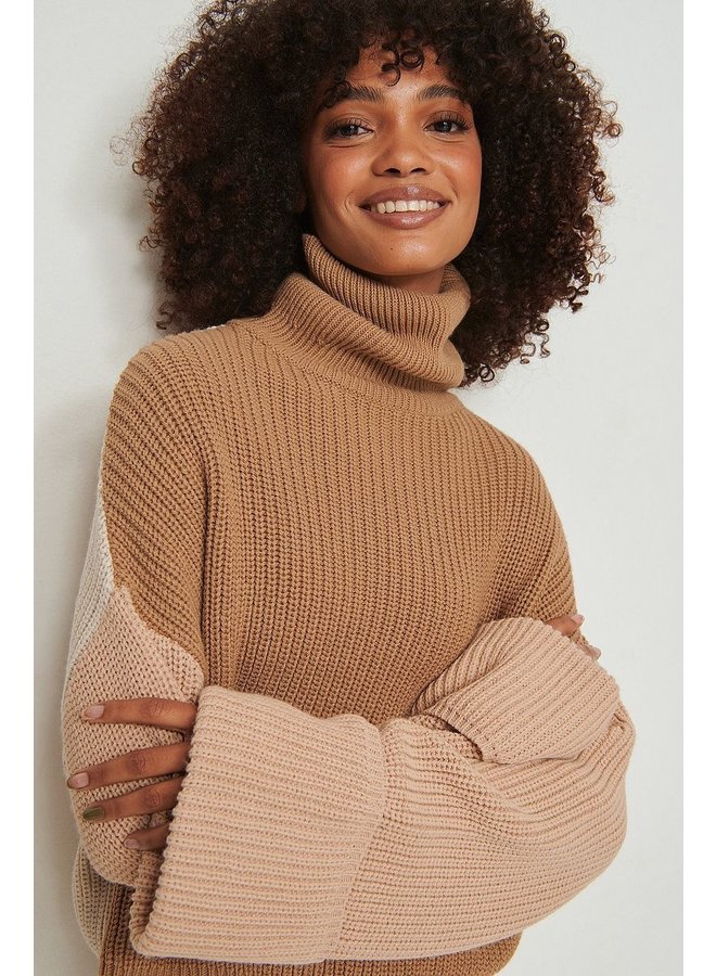 COLOUR BLOCK KNITTED SWEATER