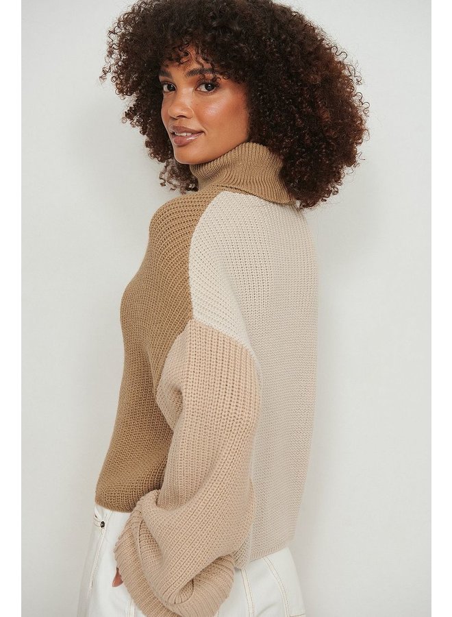 COLOUR BLOCK KNITTED SWEATER