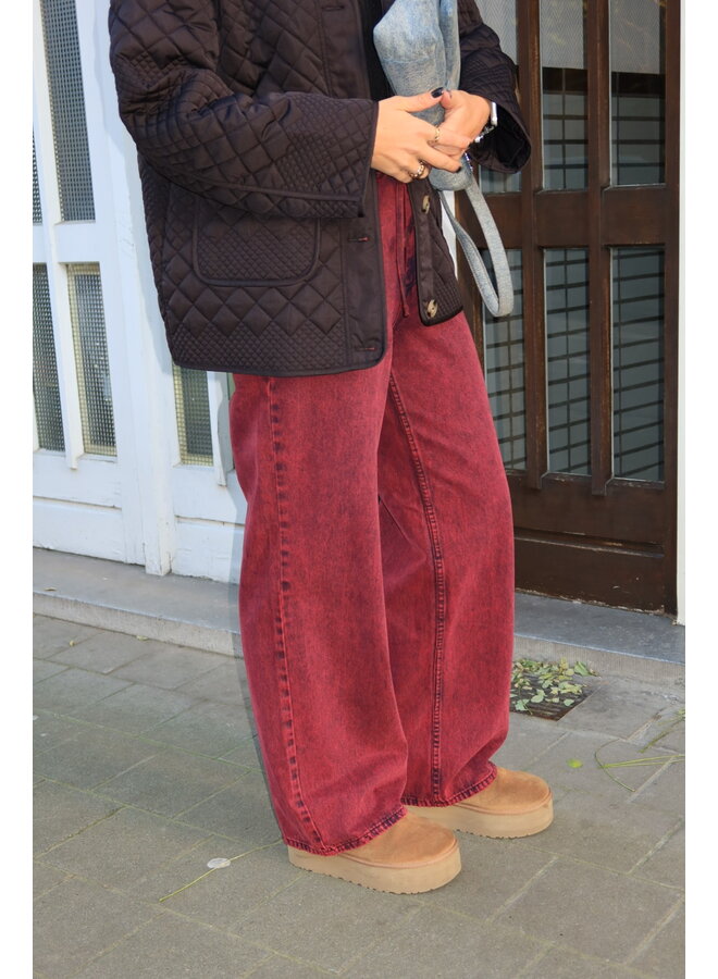 YASMOON JEANS MAROON BANNER