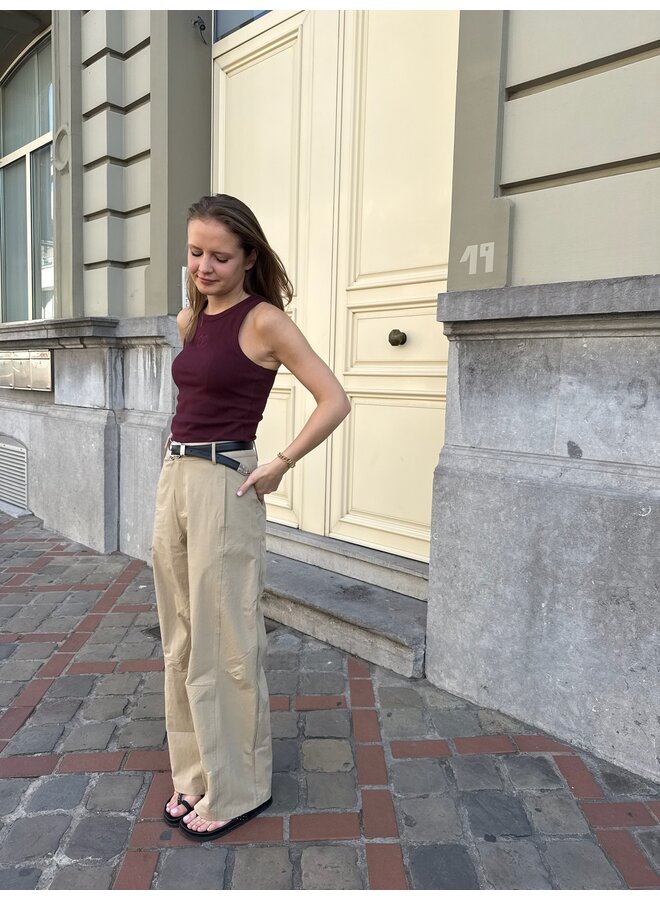 SAHARACC EMBROIDERY TANK TOP WINERED