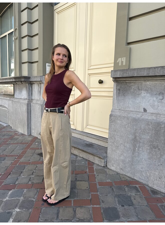 SAHARACC EMBROIDERY TANK TOP WINERED