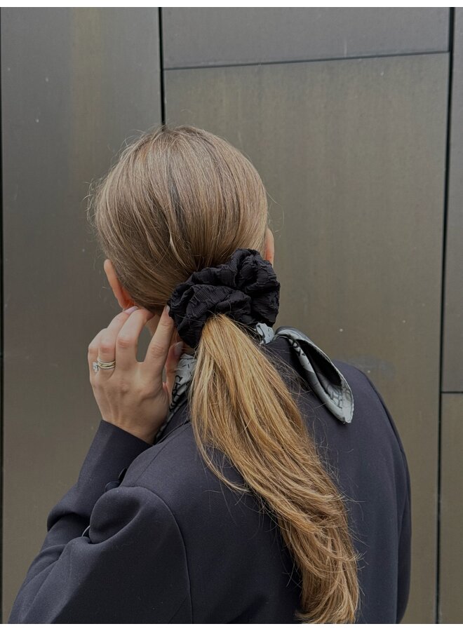 DAYDREAM SCRUNCHIE BLACK