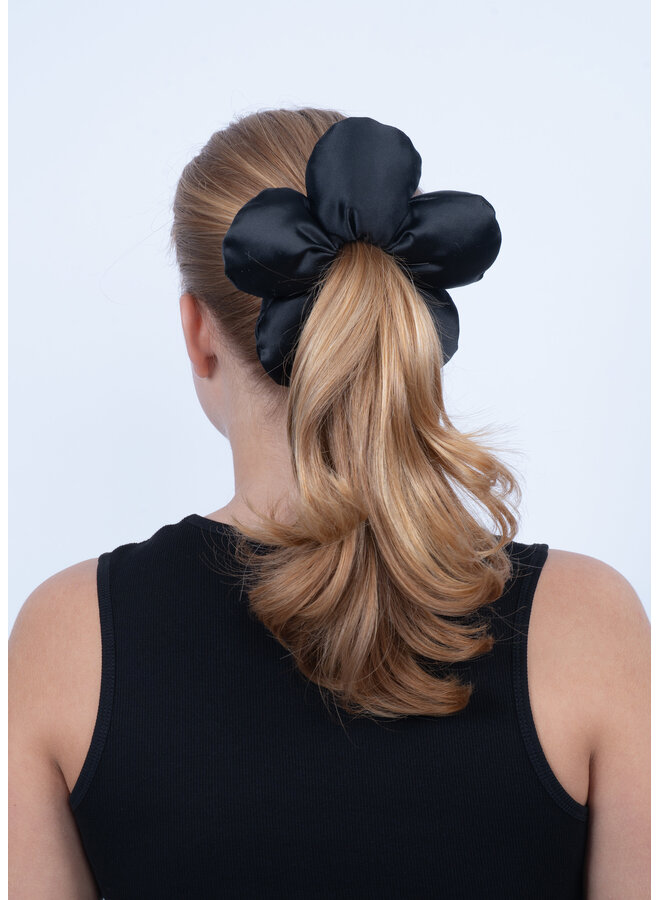 FLOWER PILLOW SCRUNCHIE BLACK