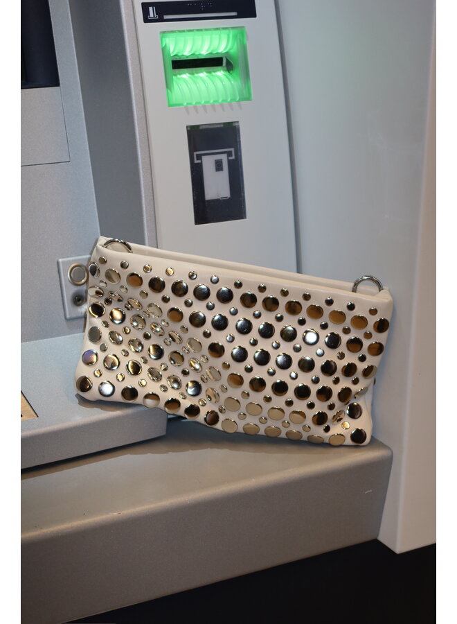 CLUTCH BEIGE STUDS