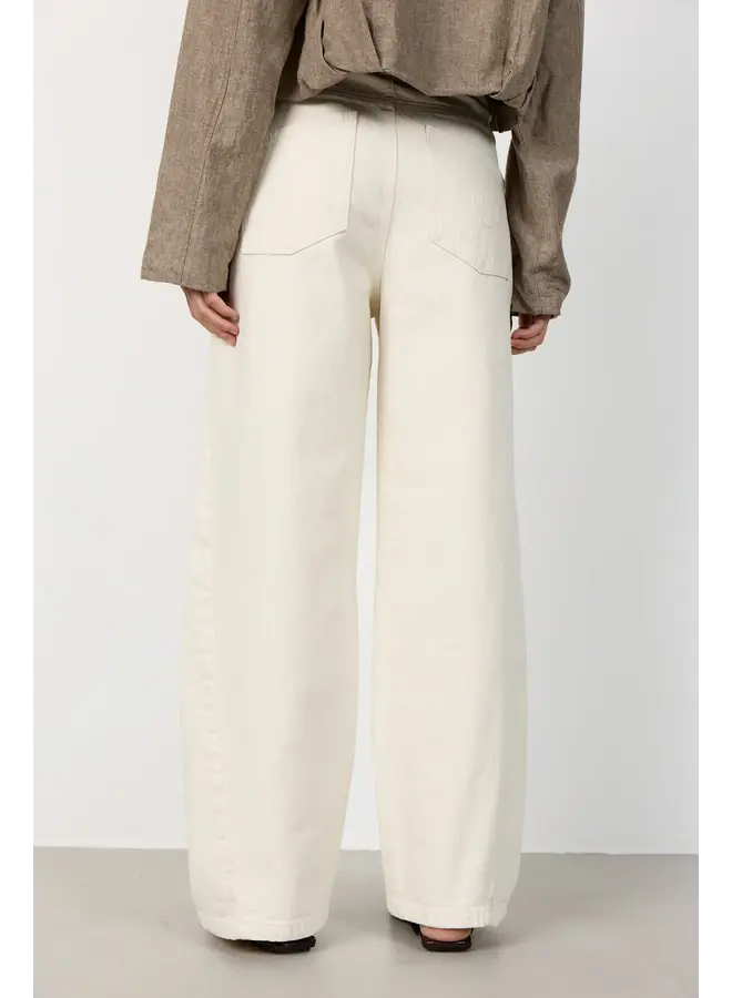 LR KOSA BARREL JEANS ECRU