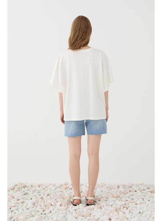OVERSIZED WHITE TEE
