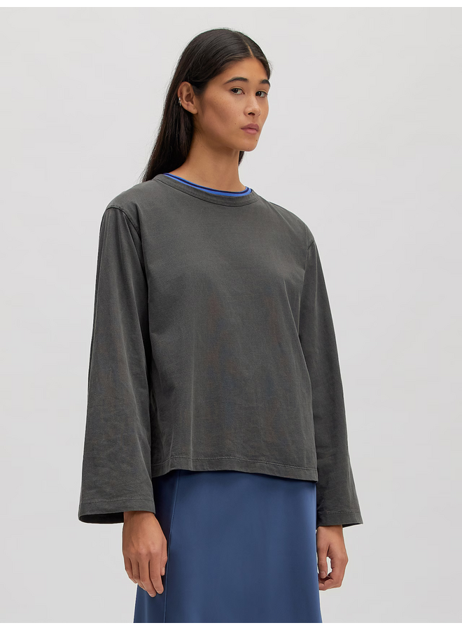 VERLEE LONGSLEEVE GREY ACID WASH