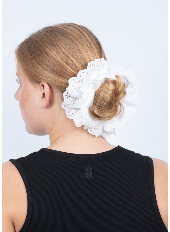 BRODERIE SCRUNCHIE BRIGHT WHITE