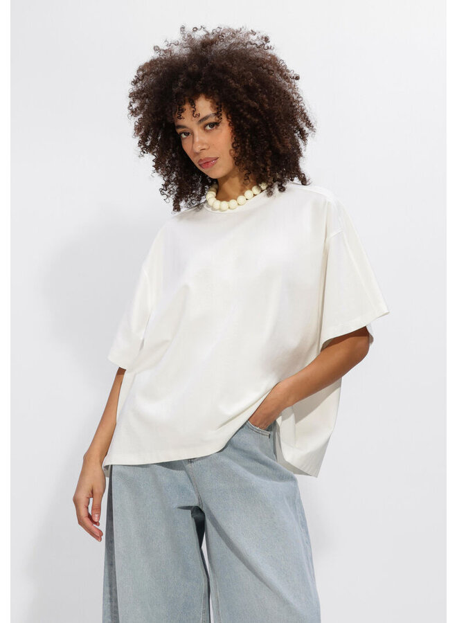 OVERSIZED WHITE TEE