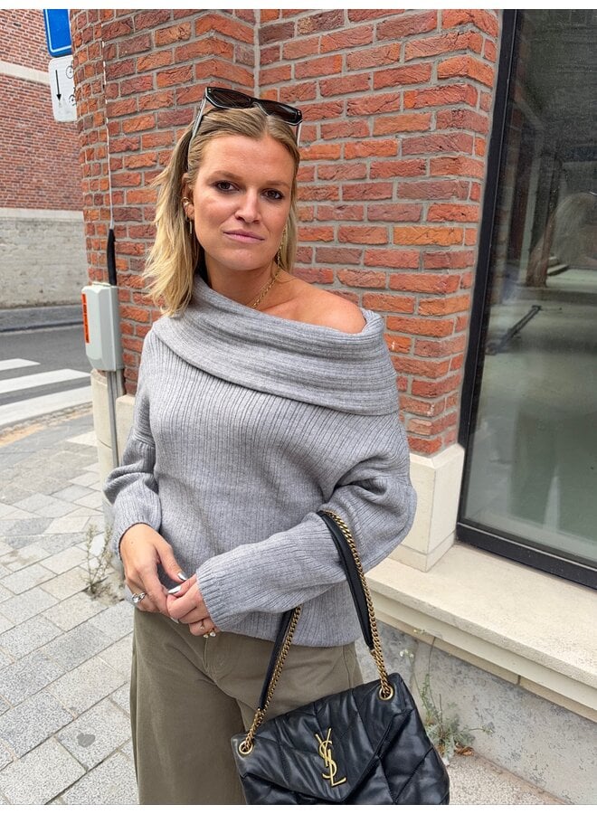 NOMI OFF SHOULDER SWEATER GREY