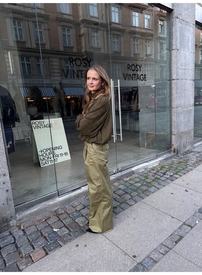 YASOLERA TOP DARK OLIVE