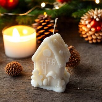 Kerstkaars - Peperkoekenhuisje Kerstkaars - Peperkoekenhuisje