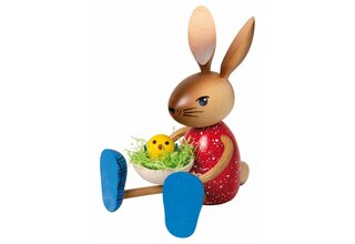 Langbein-Hase, Hasenmädchen mit Küken