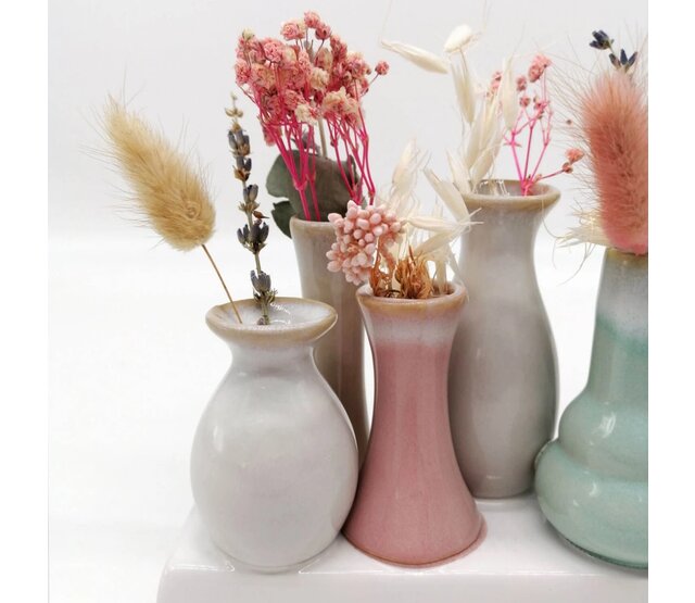 7 Väschen auf Tablett aus Keramik, multicolor