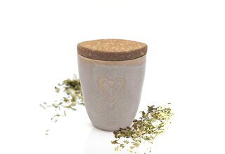 Gewürz im Espressobecher mit Herz, sand, "Italienische Kräuter"