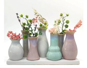 7 Väschen GROß auf Tablett  aus Keramik