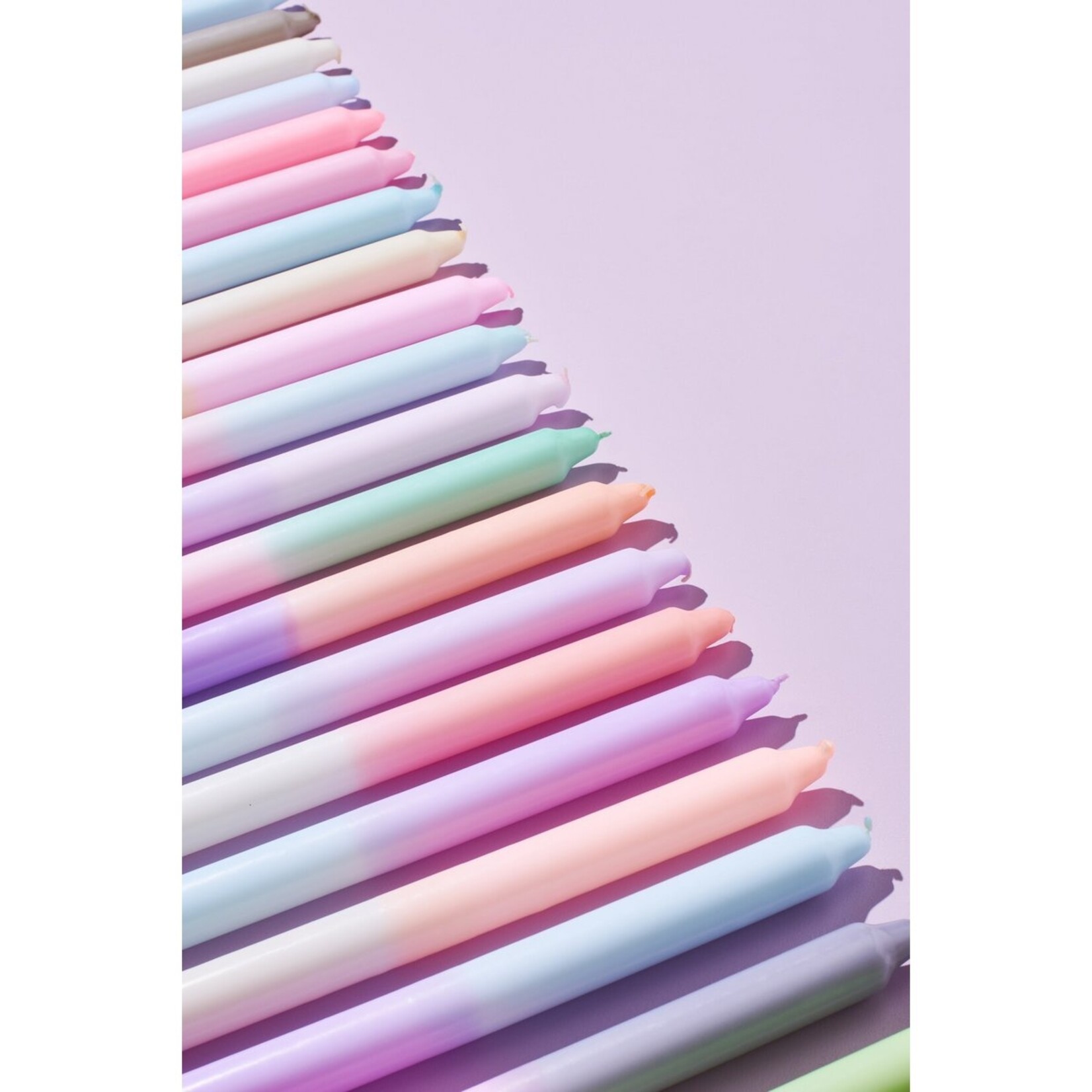DIY Box Dip Dye-kaarsen: Neon-editie