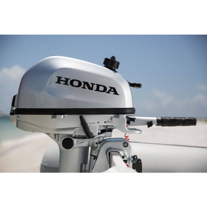 Honda BF5 SHNU outboard engine