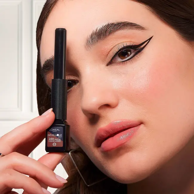 L'ORÉAL PARIS   Vloeibare Eyeliner Infaillible 24H Matte 03 Marron 3 ml
