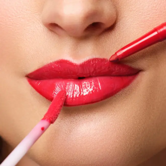 ARTDECO Vullende Lipglossvloeistof 43 Vurig Rood 3 ml