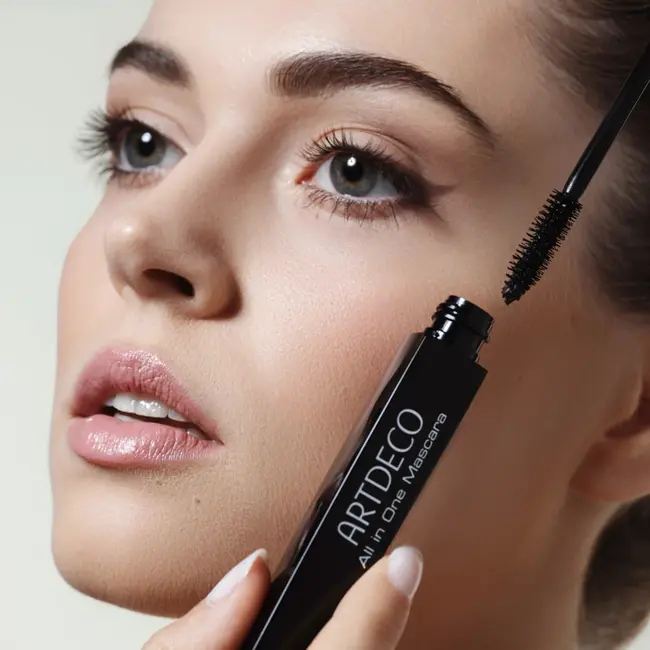 ARTDECO Mascara All In One Black Met Gratis Oogmake-up Remover (50 Ml) 10 ml