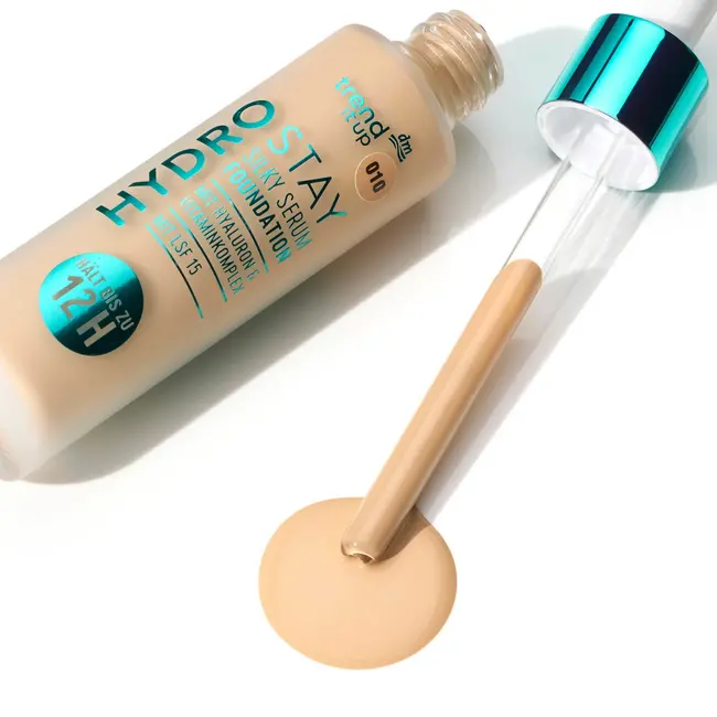 trend !t up Foundation Hydro Stay Silky Serum 010 Leicht-beige 30 ml
