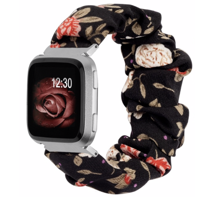 Marque 123watches Fitbit Versa Scrunchie bracelet - des fleurs noir