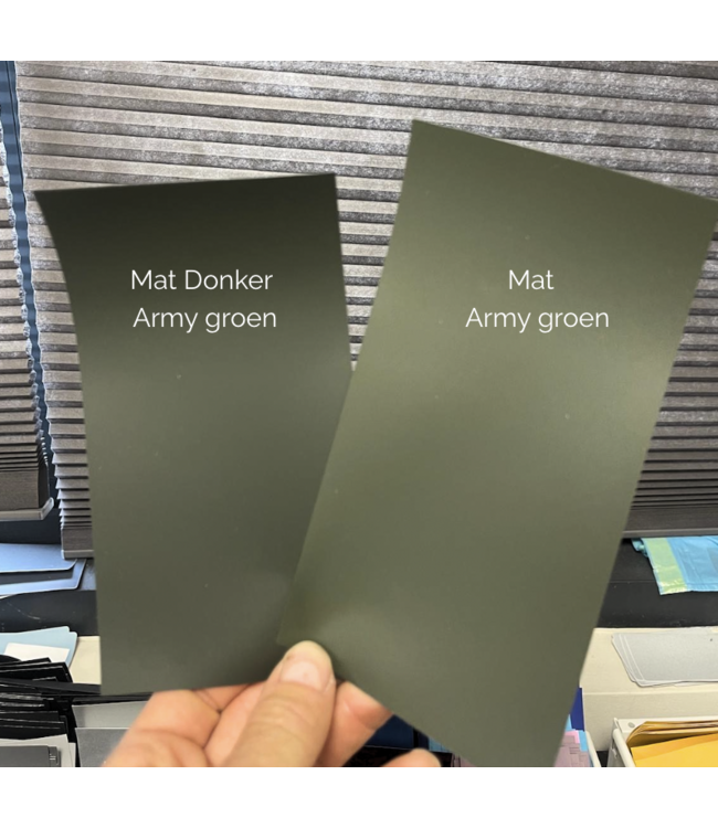 AANBIEDING 18m X 1.52m  MAT DONKER ARMY GROENE