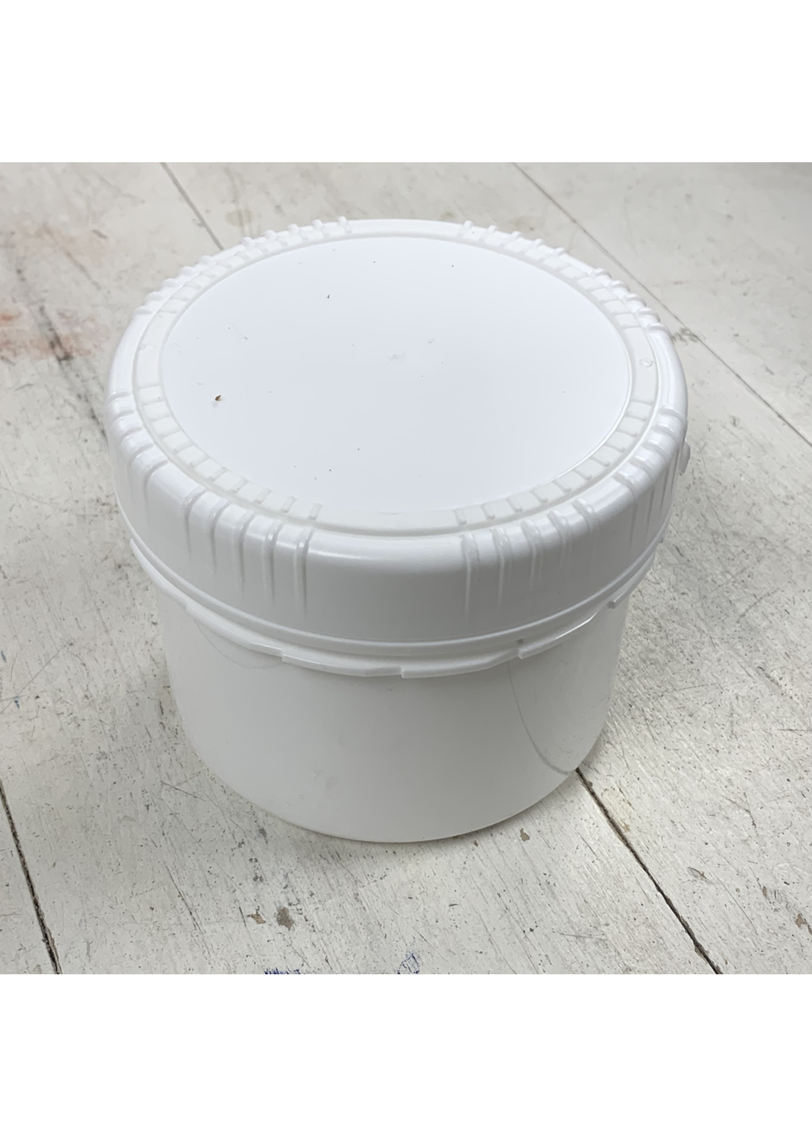 Taylor-Davis 500ml plastic jar with lid