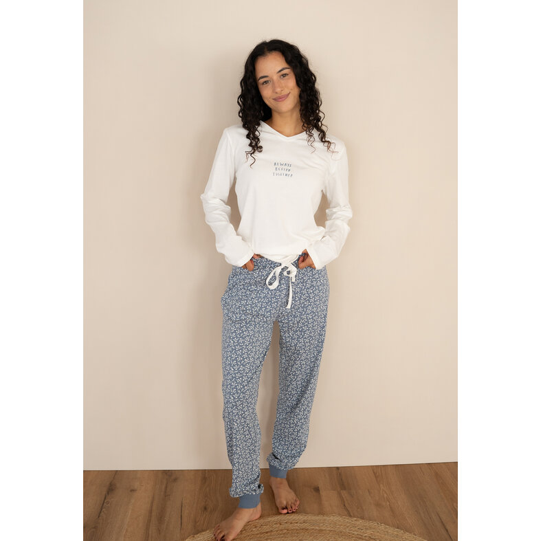 By Louise By Louise Dames Pyjama Set Lang V-Hals Off-White/Donkerblauw Gebloemd