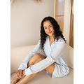 By Louise By Louise Dames Pyjama Set Shortama Blouse Lange Mouw Lichtblauw Gestreept Seersucker
