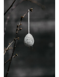 Storefactory Storefactory - Ullas - felted hanging Easter decoration (small) - Greige