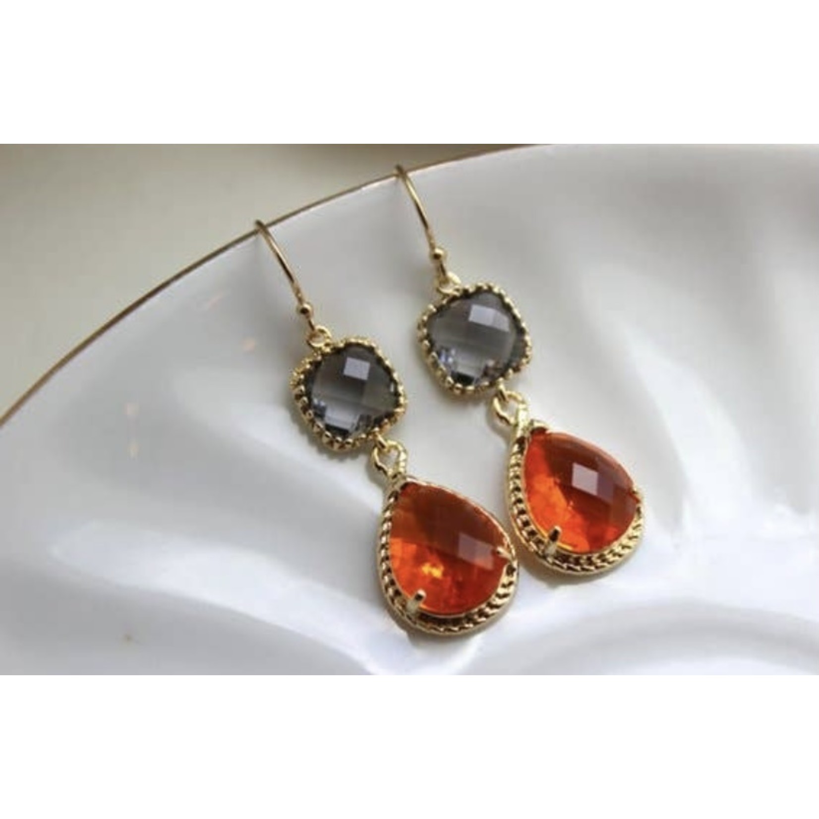 Laalee Jewelry Oranje amber traanoorbellen