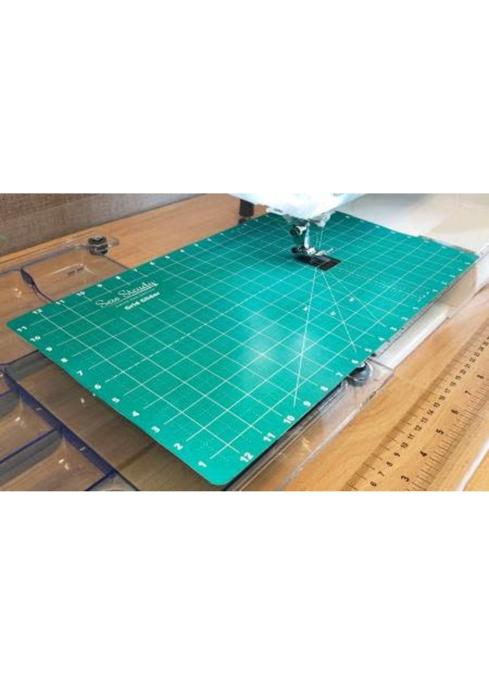 Westalee by Sew Steady Grid Glider - 12 inch x 20 inch