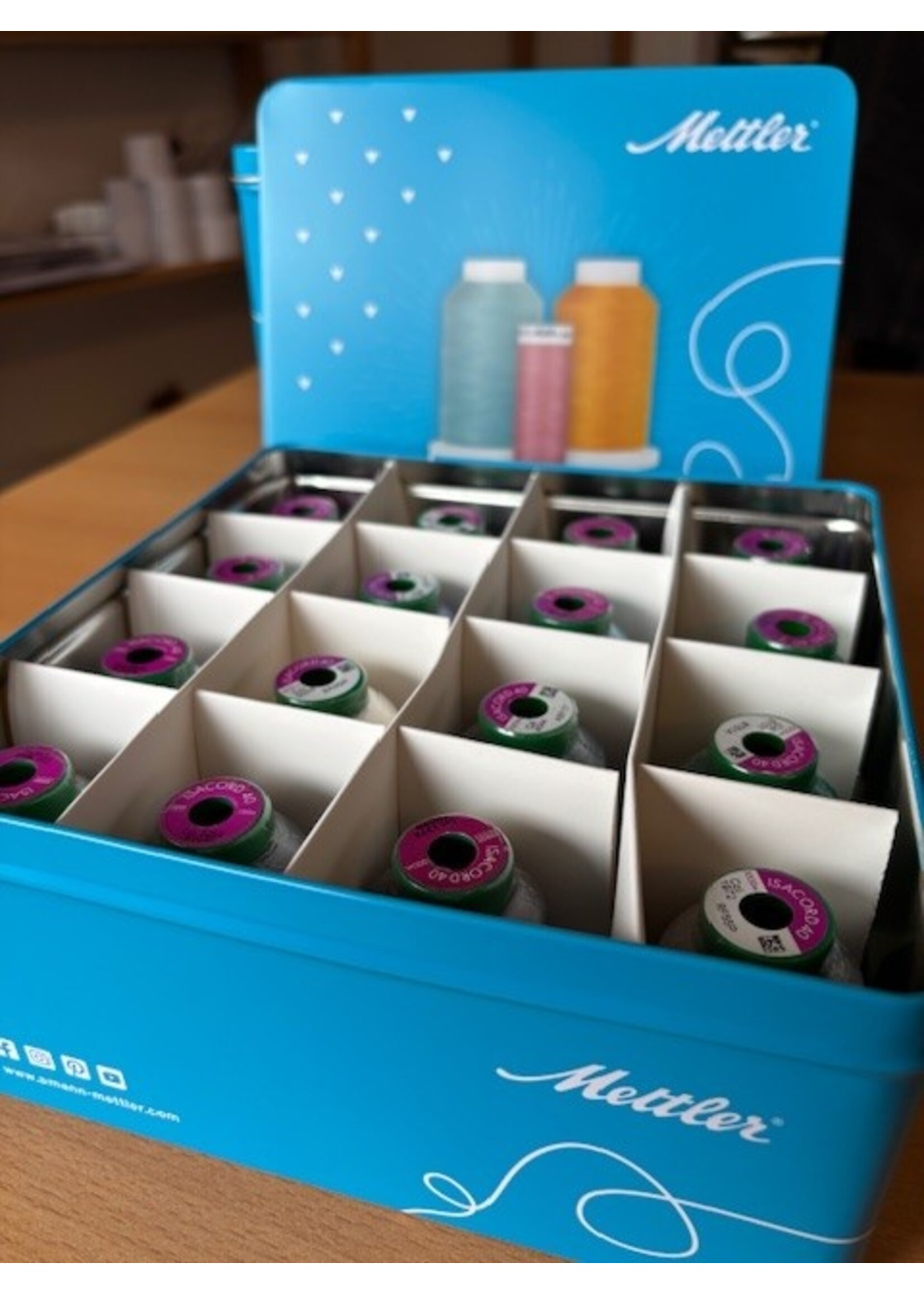 Amann Mettler Garenblik - Mettler - 16 klossen - Isacord - Winter - 4 multi, 12 effen