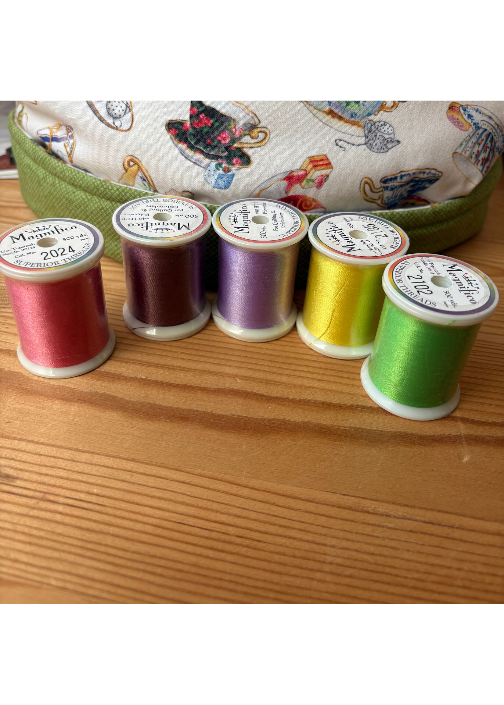 Superior Threads Magnifico - #40 - Polyester - 500 yard - 5 stuks - Set C