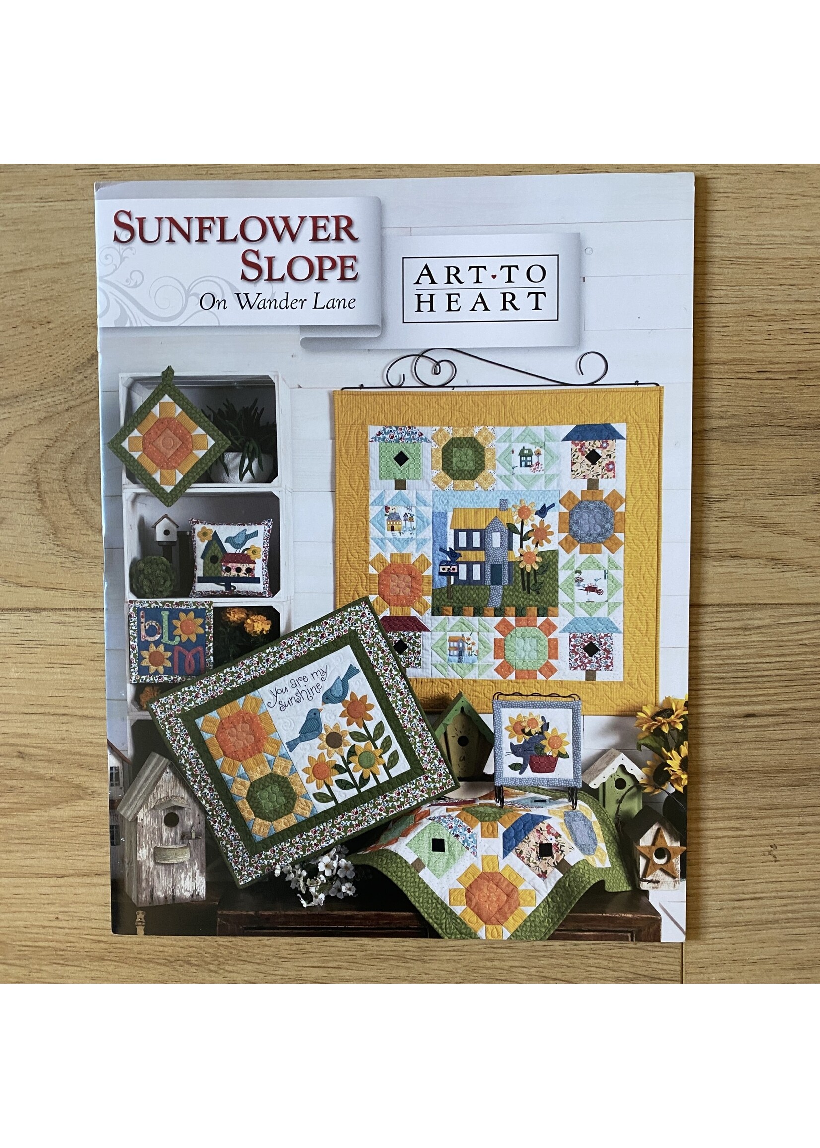 Benartex Studio On Wander Lane - Maandboek met patronen - Augustus