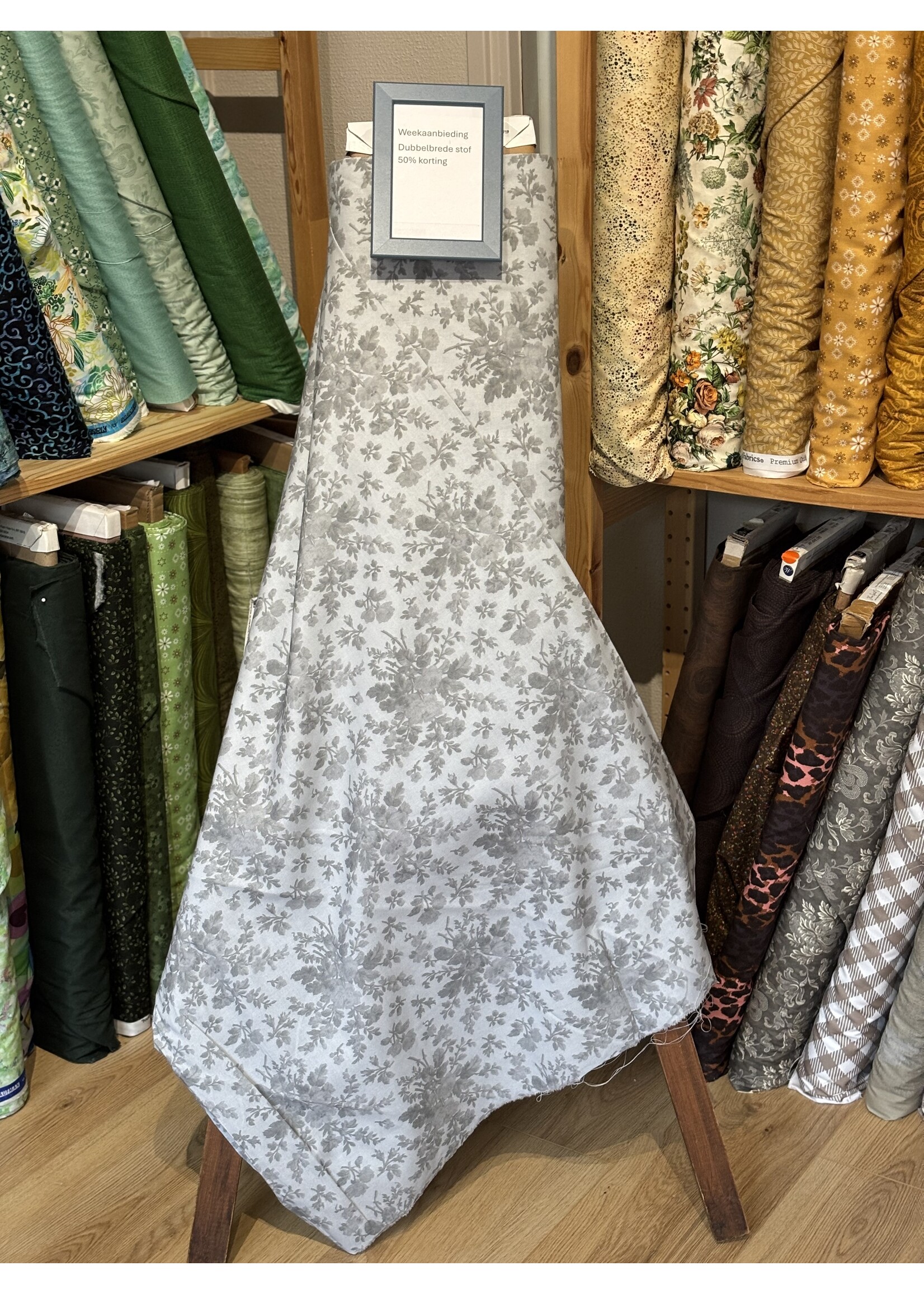 Windham Fabrics Floral Bouquet - Gray