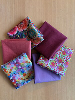 Hoffman Fabrics Stofpakket - Whimsical Flower Garden - Coral - 6 Long Eights