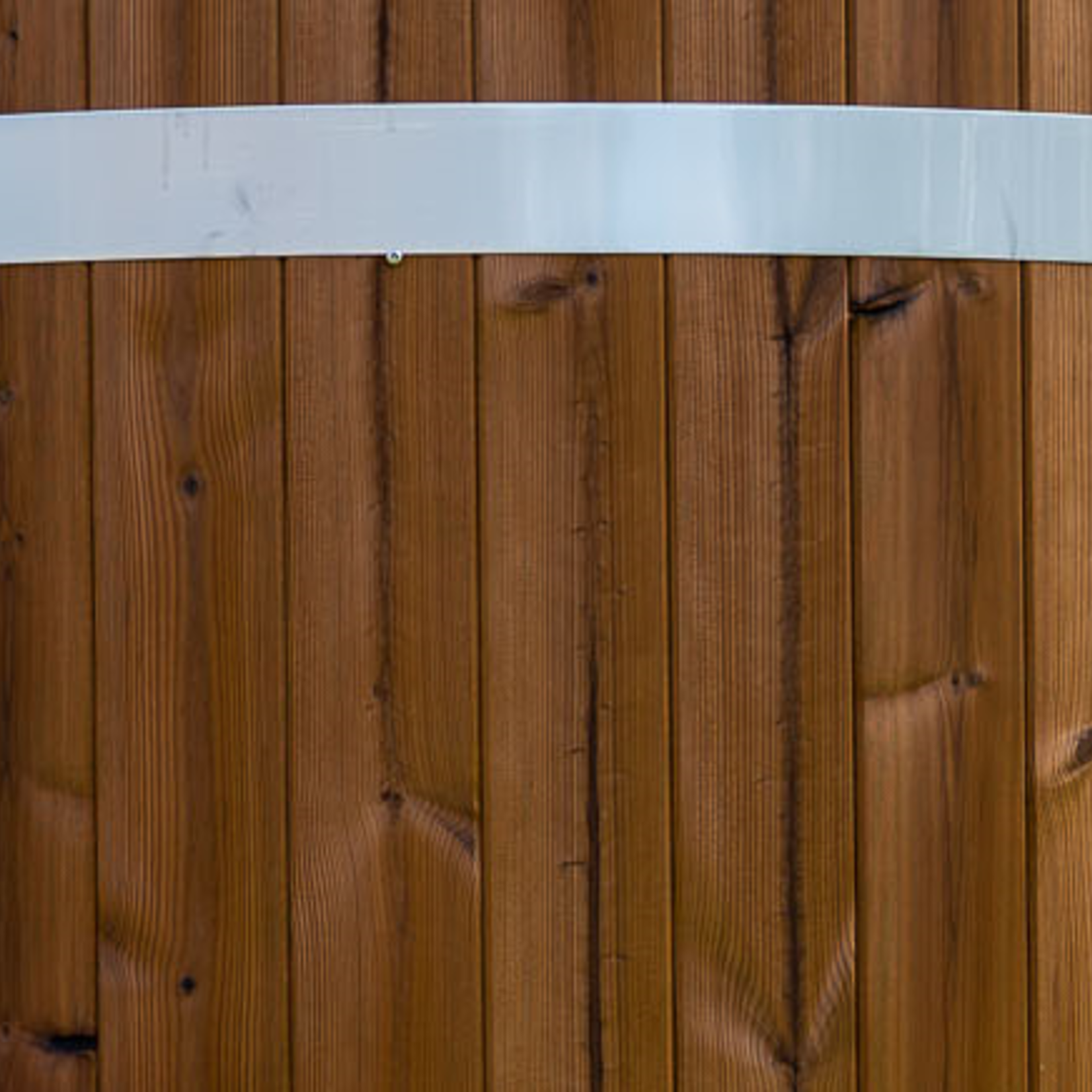 Kirami Hybride Kirami Hottub Steady Zeer mooi onderhoudsvrij houtThermowood of Red Cedar Houtkachel én Elektrisch in 1 tub Hottub met ergonomische vorm Hoogte 110cm / Ø 170 cm