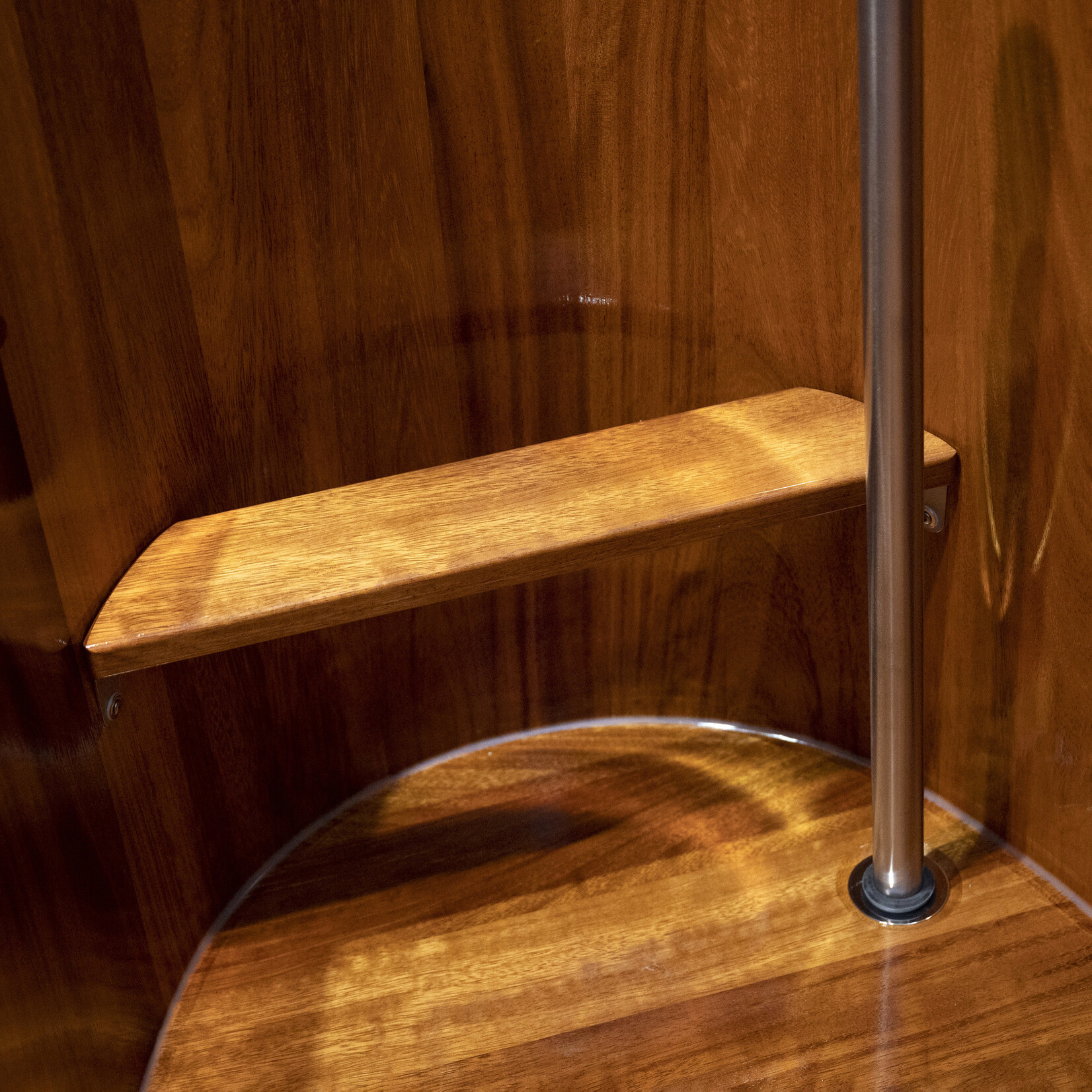 Blumenberg GRATIS BEZORGING ! Blumenberg Dompelton 130 x 79 Geschikt voor binnen in huis. Kambala of Kebony37 mm